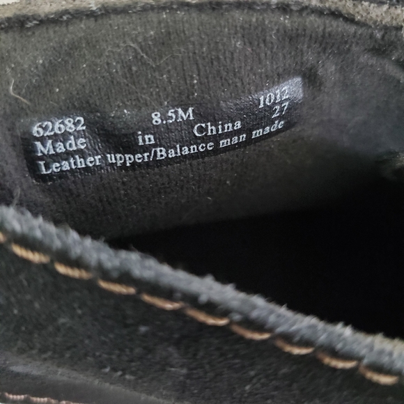 Clarks Bendables Suede Lace Up Block Heel Ankle Bootie - Picture 8 of 10